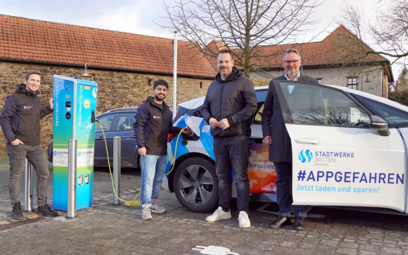Neue Energie für Haus Herbede: Stadtwerke haben Ladesäule in Betrieb genommen