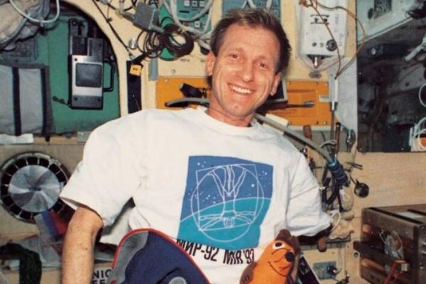 Astronaut Klaus-Dietrich Flade schlägt an der Kemnade auf