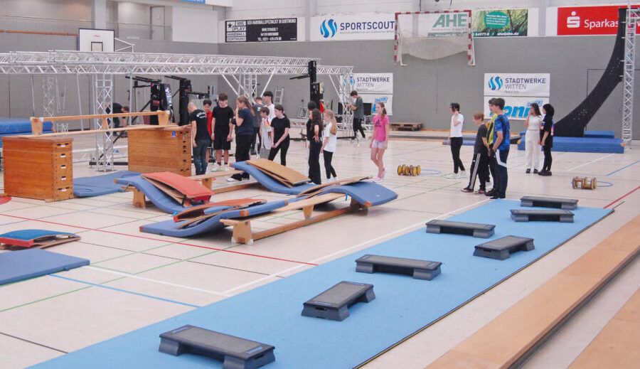 Neun Klassen der HLR waren im Parcours