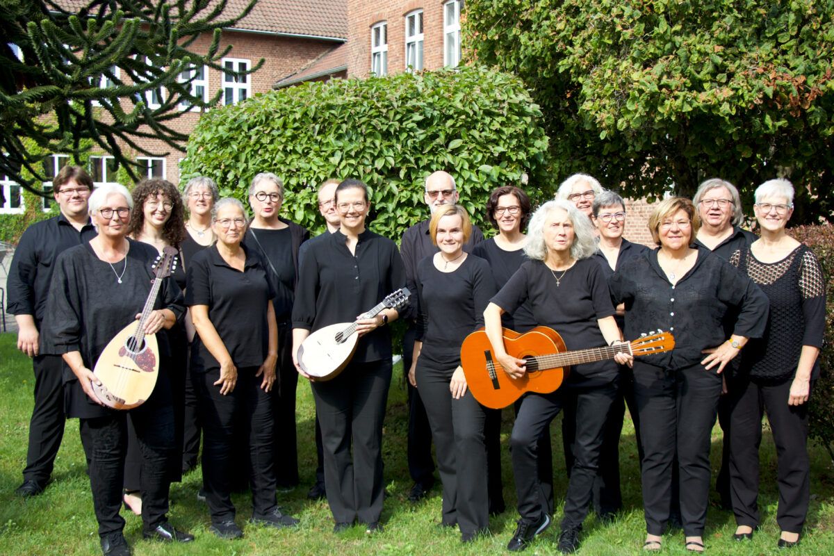 Mandolinen- und Gitarrenklänge in der Herz-Jesu-Kirche