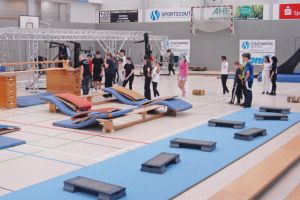 Unter Anleitung von Ninja-Bundesliga-Mitbegründer Steffen Moritz ging es für die HLR-Ninjas in den Parcours.