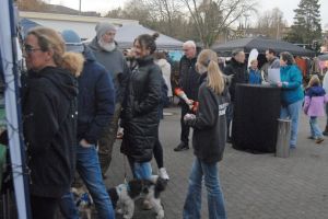 Den ganzen Tag über herrschte reger Betrieb vor dem Sportzentrum vom TuS Bommern.