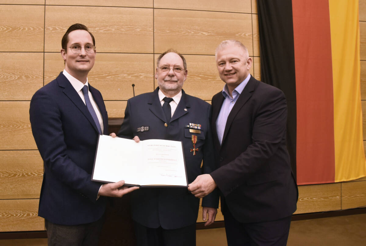 Verdienstkreuz für Friedhelm Kayß