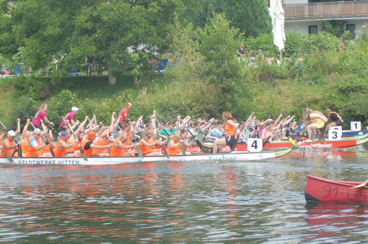 Mehr als 3.000 Menschen beim Drachenboot-Cup