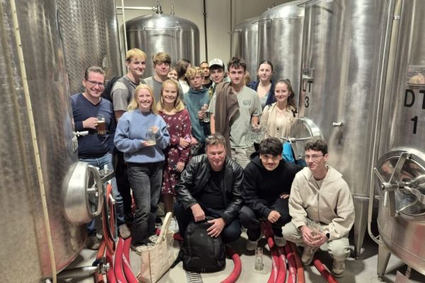 Projektkurs Q2 war bei Hövels in Dortmund zu Gast