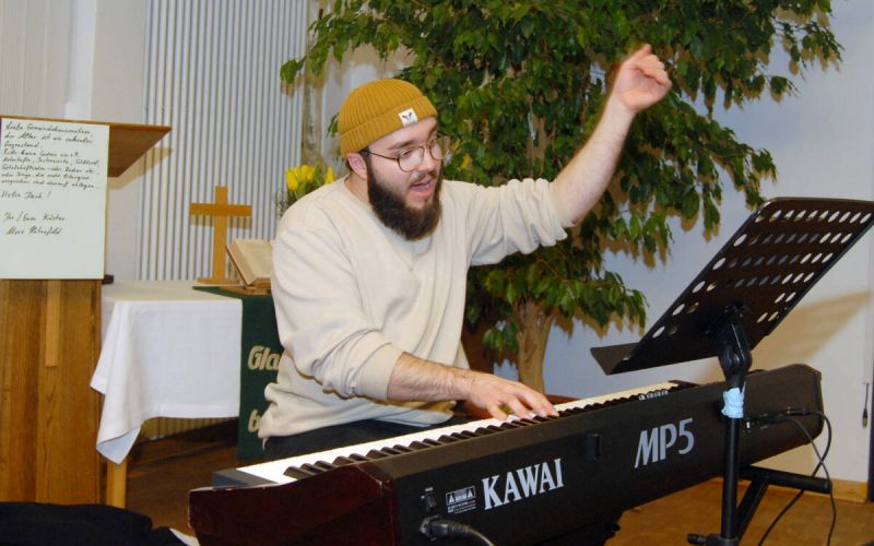 Fabian Bischoff hat den Chor „Singing Alive“ übernommen