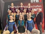Das Aerobic-Team um Trainer Jochen Iseke hat erfolgreich an den Deutschen Meisterschaften teilgenommen. Foto: Verein