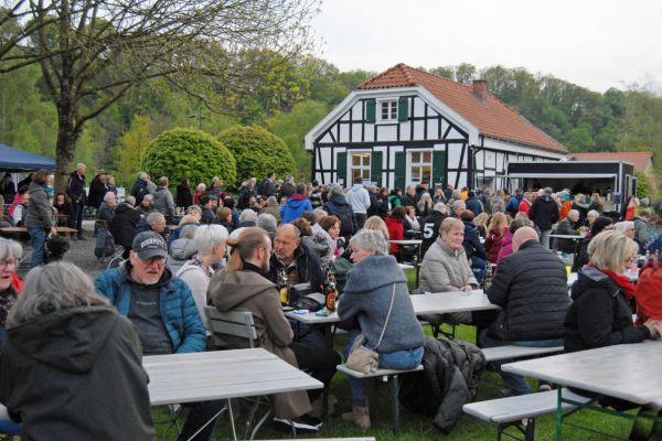 Folk am Fluss wieder gut besucht