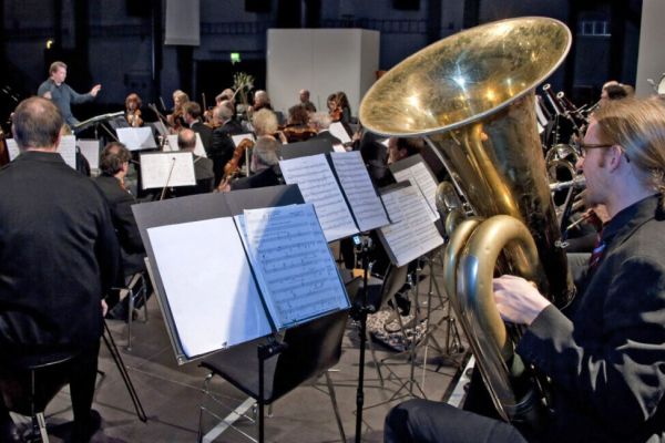 Orchester verbindet Musik und Fotografie