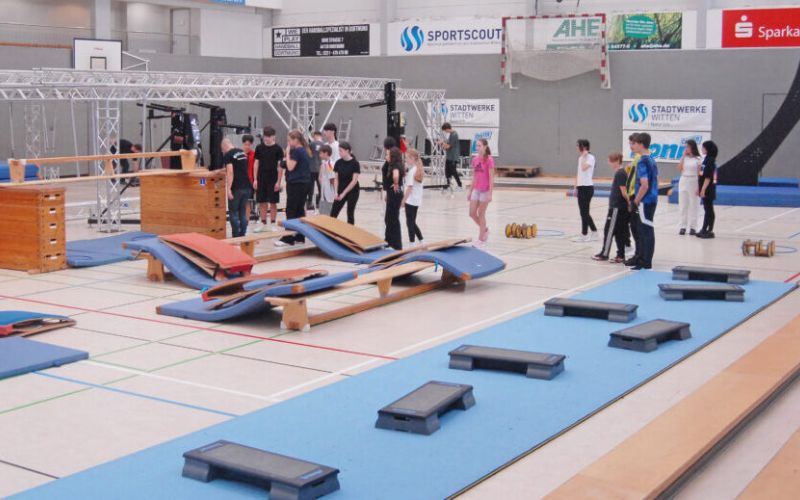 Neun Klassen der HLR waren im Parcours