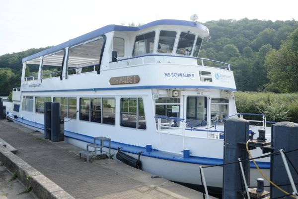 Die MS Schwalbe in ihrem Heimathafen, der Herbeder Schleuse. Foto: Archiv