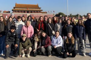 Zwei Wochen lang ging es für 23 Schüler und drei Lehrkräften der Hardenstein-Gesamtschule nach China. Fotos (2): Schule