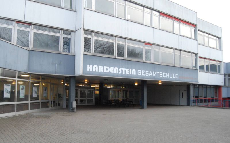 Schulassistenzen unterstützen Klassen im Schulalltag