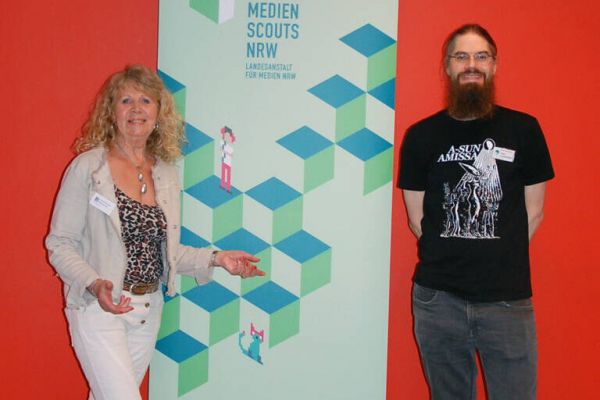 Annette Ide und Leif Linnemöller vom Medienzentrum des Ennepe-Ruhr-Kreises. Foto: EN-Kreis