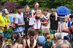 Die teilnehmenden Schüler der Hardenstein-Gesamtschule erzielten beim ersten Schul-Swim & Run hervorragende Ergebnisse. Foto: Schule