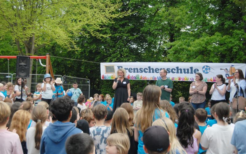 Brenschenschule freut sich über neue Spielgeräte