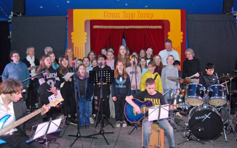 25 Jahre Helene-Lohmann-Realschule: Jubiläum wurde gebührend im Zirkuszelt gefeiert