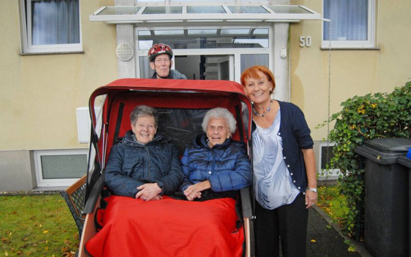 Rikschafahrt ins Restaurant Besonderes Geschenk für Elisabeth Terschlüsen