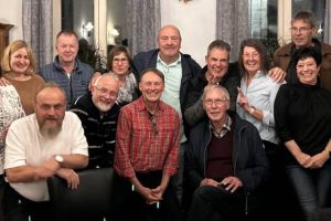 Nach einem Besuch in ihrer alten Schule kehrten die Teilnehmer in die Gaststätte „Zum Pütt“ ein.