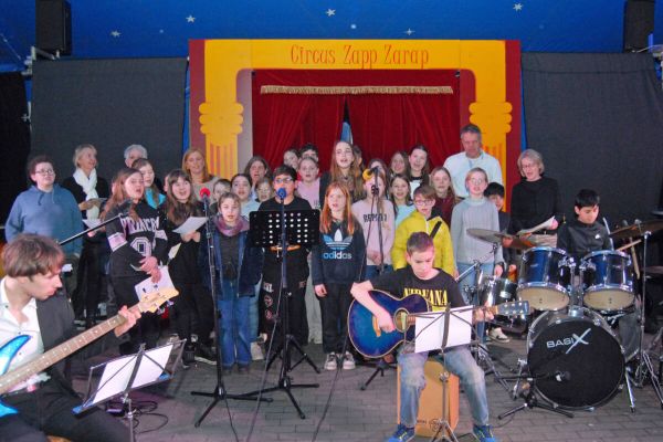 25 Jahre Helene-Lohmann-Realschule: Jubiläum wurde gebührend im Zirkuszelt gefeiert