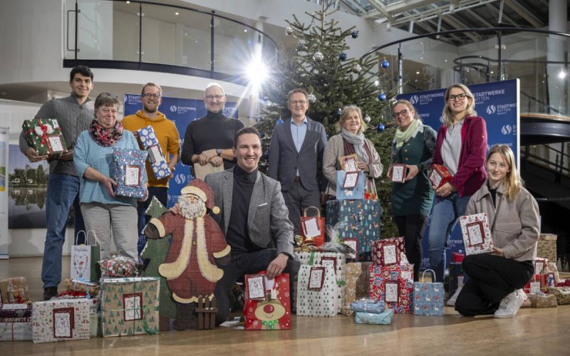 Stadtwerke Witten übergeben Geschenke für Kinder