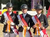 Marie Palletin, Luisa Bergmann und Fenia Seewald-Weil (v.l.) sind Wittens Stadtmeisterinnen im Reiten. Foto: Verein