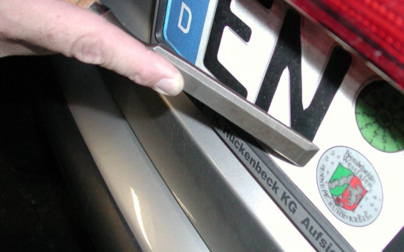 6.993 Personen Zwangsstilllegung des Fahrzeugs angedroht