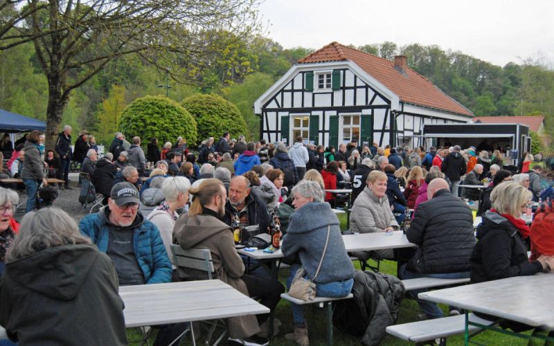 Folk am Fluss wieder gut besucht